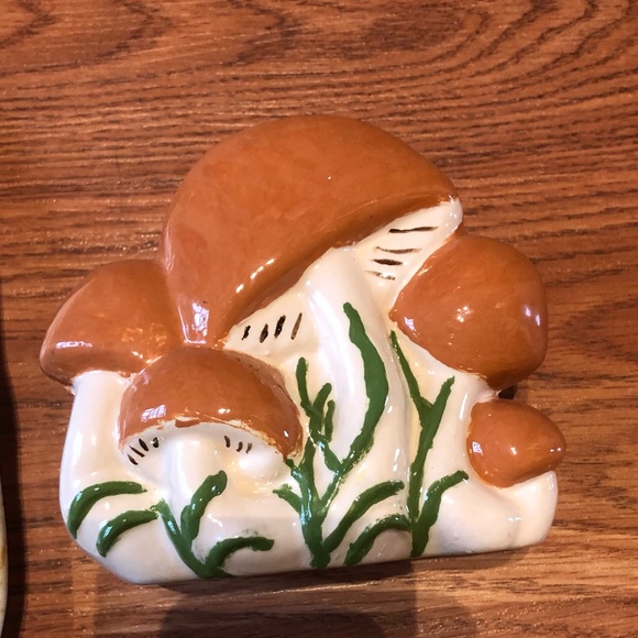 Mushroom napkin holder & spoon rest - Picture 3 of 8